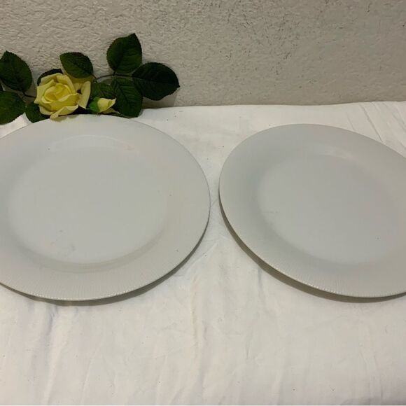 Fine Porcelain China Ascot Set of 2 White Dinner Plates 10 1/4" Japan A11 - Picture 1 of 8